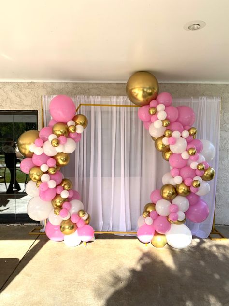 Balloon Garland on our beautiful hexagon base 🎈🎈🎈 Diy Balloon, Diy Balloon Decorations, Balloon Backdrop, Balloon Diy, Balloon Arch, Balloon Garland, Balloon Decorations, Arch, Balloons