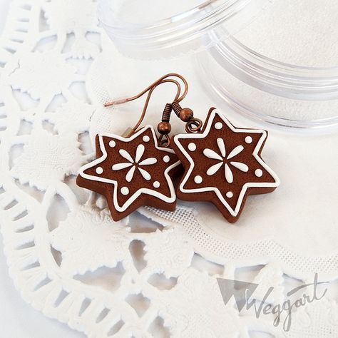 Star Polymer Clay Earrings, Polymer Clay Star Earrings, Cute Christmas Earrings, Star Clay Earrings, Christmas Clay Crafts, Polymer Miniatures, Gingerbread Stars, Christmas Jewelry Ideas, Christmas Polymer Clay Earrings