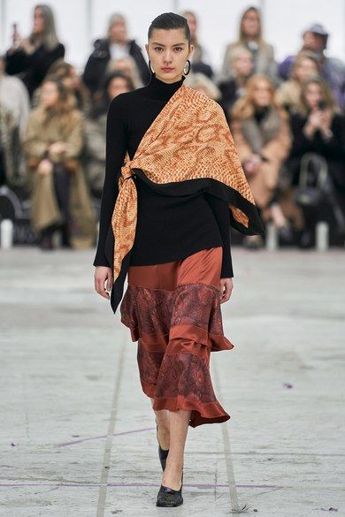 Marlene Birger, 2020 Runway, Scarf Outfit, Malene Birger, How To Wear Scarves, By Malene Birger, Vogue Fashion, Fashion Show Collection, Fashion 2020