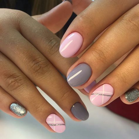 Pink Grey Nails, Nail Polish Art Designs, Shiny Nails Designs, Elegant Touch Nails, Grey Nail Designs, Short Gel Nails, Nail Pops, Nail Polish Art, Work Nails