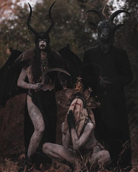 Occult Witch Aesthetic, Satanism Aesthetic, Occult Photography, Occult Art Dark, Occult Aesthetic, Dark Photoshoot, Spooky Shoot, The Satanic Bible, Bentuk Alis