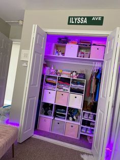 Room Decor Closet Organization Ideas, Closet Organization Ideas With Tv, Teenage Bedroom Organization Ideas, Closet Organization Ideas For Two People, Square Room Layout Bedrooms Ideas, Bed Rooms Organization Ideas, Room Ideas With Mirror Closet, Small Walk In Closet Ideas Led Lights, How To Fill Up Space In A Bedroom