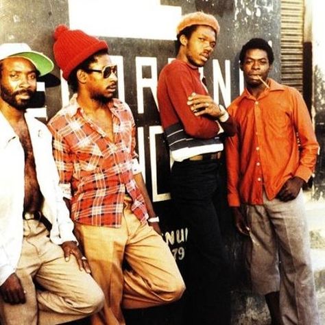 Jamaican Dancehall, Jamel Shabazz, Caribbean Fashion, Reggae Style, Roots Reggae, Jamaican Culture, Rude Boy, Evolution Of Fashion, Music Images