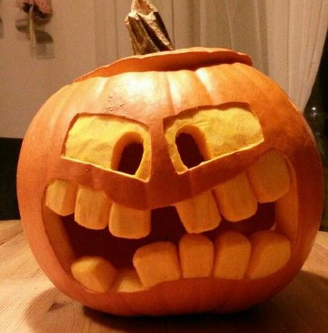 Creative Pumpkin Carving, Scary Pumpkin Carving, Homemade Halloween Decorations, Halloween Pumpkin Designs, Carved Pumpkin, Fun Pumpkins, Halloween Pumpkins Carvings, Homemade Halloween, Scary Pumpkin