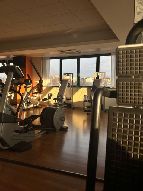 gym pin pinidea gymlife gymaholic aesthetic sunset like like4like likeforlike gymtok workout Gym Fall Aesthetic, Light Gym Aesthetic, Autumn Gym Aesthetic, Work Out Astetic Gym, Soft Gym Aesthetic, Gym Orange Aesthetic, Fall Gym Aesthetic, Gym Women Aesthetic Vision Board, Gym Brown Aesthetic