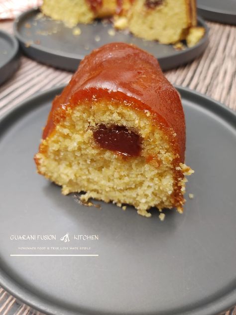 How to Make Cornbread Bundt Cake Pumpkin Cornbread Muffins, Brazilian Dessert, Guava Cake, Easy Cornbread, Cornbread Muffins Recipe, Guava Recipes, Pumpkin Cornbread, Cornbread Cake, Brazilian Desserts