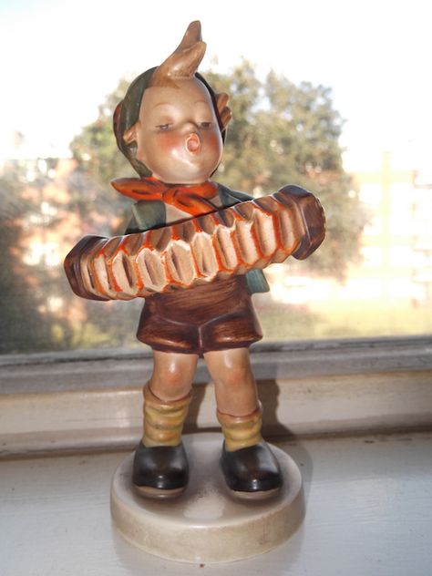 Hummel Figurines (Price List and Value Guide) Antique Figurines, Antiques And Collectibles, Hummel Display Ideas, Hummel Cross Stitch Patterns Charts, Antique Dishes Collectible, Antiques Value, Hummel Figurines Antiques, Antique Knowledge, Vintage Dishes Antiques