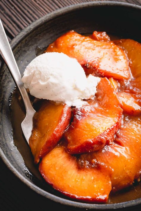 Caramelized Peaches, Peach Compote, Mini Cake Recipe, Peach Dessert Recipes, Fresh Fruit Recipes, Peach Desserts, Strawberry Sauce, Canned Peaches, Peach Recipe