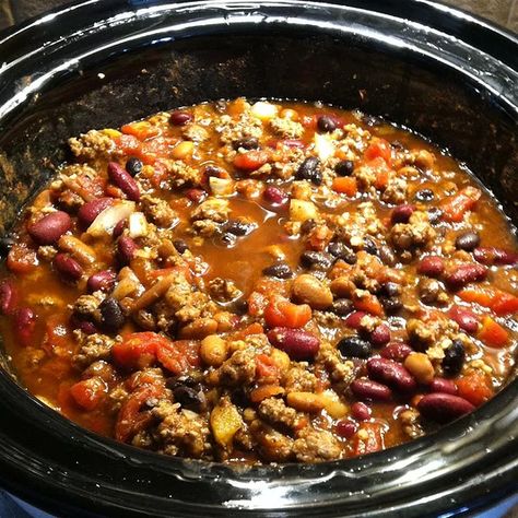 Best Crockpot Chili Recipe, 3 Bean Chili Recipe, Best Crockpot Chili, Crockpot Chili Recipe, Ground Turkey Chili, Recipe Slow Cooker, Slow Cooker Chili Recipe, Best Crockpot, Bean Chili Recipe