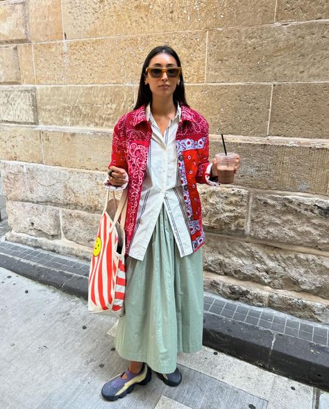 Windy City 🏙️ | Instagram Fashion In Mexico City, Spring Mexico Outfits, Mexico Street Style, Mexico City Outfit Ideas, Mexico City Street Style, Mexico City Outfit, City Aesthetic Outfit, Mexico City Style, Mexico City Fashion