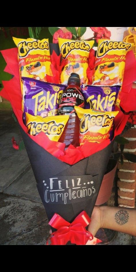 Food Bouquet, Candy Gift Baskets, Diy Graduation Gifts, Candy Bouquet Diy, Mexican Gifts, Personalised Gifts Diy, Bf Gifts, Flowers Bouquet Gift