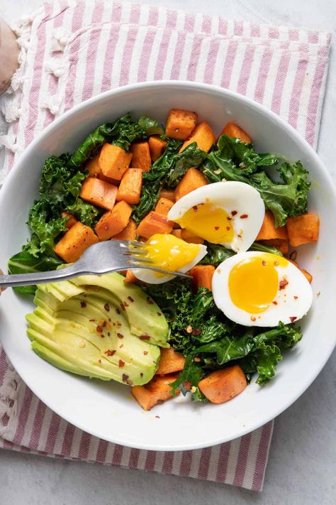 This healthy breakfast bowl is made with a boiled egg, sauteed kale, sweet potatoes, and simple seasonings. It's vegetarian and easy to make! Breakfast Ideas | Protein Bowl | Power Bowl | Sweet Potato Recipes | Egg Recipes | Breakfast Bowls Healthy Breakfast Food Ideas, Sweet Potato Breakfast Recipes, Sweet Potato Breakfast Bowl, Breakfast Food Ideas, Potato Breakfast Bowl, Healthy Breakfast Food, Potato And Egg Breakfast, Rice Breakfast, Eggs And Sweet Potato