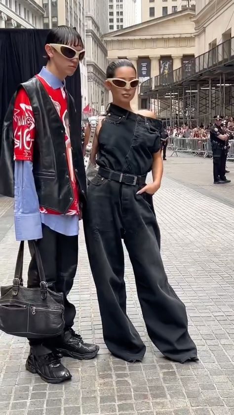 Balenciaga Outfit Women, Balenciaga Ss23, Balenciaga Street Style, Balenciaga Aesthetic, Balenciaga Outfits, Ss23 Fashion, Balenciaga Outfit, Balenciaga Style, Alexa Demie