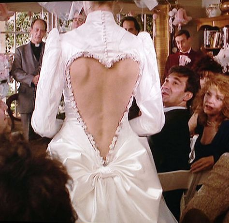 My Stepmother is an Alien. Celeste's wedding dress My Stepmother Is An Alien, Alien Wedding, Alien Style, Wedding Dresses Images, Kim Basinger, Wedding Movies, Alyson Hannigan, Hollywood Icons, Woman Style