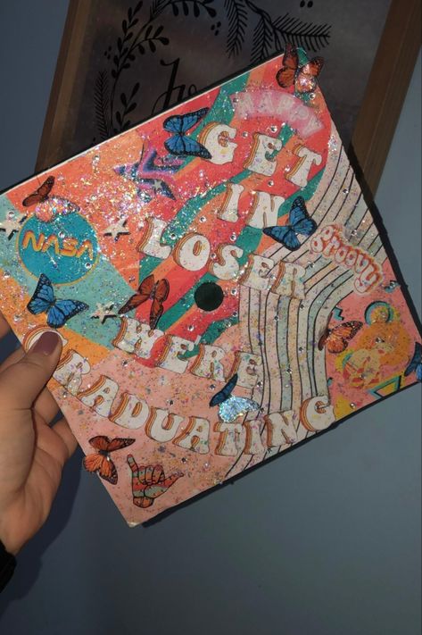 Groovy Graduation Cap, Cosmo Graduation Cap, Painted Caps For Graduation, Hippie Graduation Cap, Butterfly Grad Cap, Grad Cap Designs College, Cap Designs For Graduation, Simple Grad Cap Ideas, Butterfly Graduation Cap