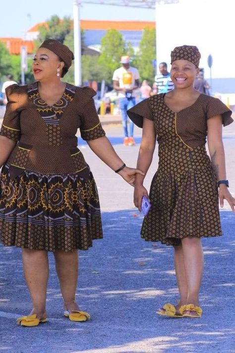 Seshoeshoe Dress Patterns, African Traditional Dresses Modern, Isishweshwe Dresses, Seshweshwe Dresses Design African Style, African Traditional Dresses Zulu, Makoti Dresses African Women, Shweshwe Dresses South Africa, Shweshwe Skirts, Modern Xhosa Attire