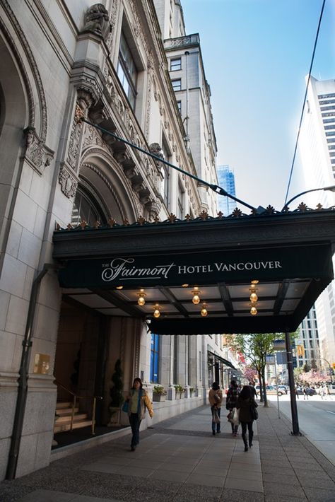 Fairmont Hotel Vancouver - Lieu tournage Heathman Hotel Fairmont Hotel Vancouver, Vancouver Hotels, Hotel Worker, Fairmont Hotel, Luxury Estate, Lake Louise, Carl Jung, Blood Moon, Vancouver Canada