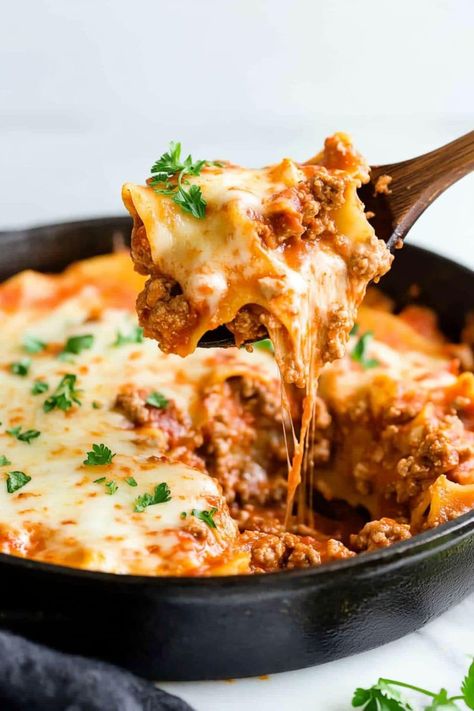 Skillet Lasagna - Insanely Good Chow Fun Recipe, Chicken Tinga Recipe, Skillet Lasagna Recipe, Skillet Lasagna, Traditional Lasagna, Cheese Lasagna, Easy Skillet, Bundt Pan, Incredible Recipes