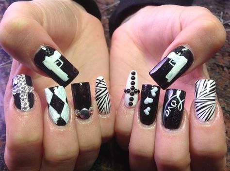 Day 200: Love & Hate Nail Art - - NAILS Magazine Black White Nail Art, Black And White Nail Designs, Black And White Nail Art, Black White Nails, White Nail Art, White Nail Designs, White Nail, Get Nails, Art Trends