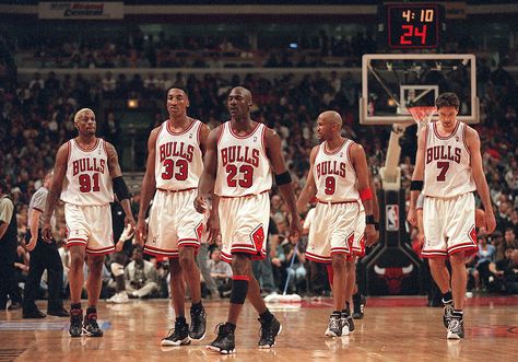 Imgur: The most awesome images on the Internet. Chicago Bulls Tattoo, Chicago Bulls Outfit, 1996 Chicago Bulls, John Havlicek, Ron Harper, Chicago Bulls Team, Bulls Wallpaper, Comic Reference, Michael Jordan Pictures