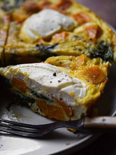 Roasted Butternut Squash, Spinach, and Ricotta Frittata - Brunch & Batter Butternut Squash Frittata, Squash Frittata, Ricotta Frittata, Butternut Squash Spinach, Spinach And Ricotta, Crustless Quiche, Fall Dishes, Egg Dish, Spinach Leaves