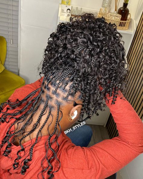 Boho / Goddess Knotless Bob W human hair 💫 𝐃𝐌 𝐓𝐎 𝐁𝐎𝐎𝐊 your appointment with @bkh_styles 🍸 Our exclusive no weft human hair bundles is… | Instagram Bob Boho Twist, Braid Boho Bob, Boho On Natural Hair, Boho Short Knotless Braids, Bob Goddess Braids, Bob Boho Knotless Braids, Bob Length Knotless Braids, Human Hair Knotless Braids, Boho Knotless Braids Bob