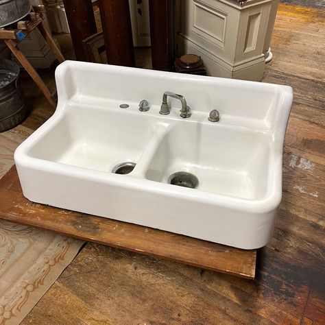 Gorgeous vintage Kohler porcelain enameled cast iron farm sink!! Great condition! Price and dimensions in pics. Vintage Cast Iron Sink Kitchen, Cast Iron Sink Kitchen, Vintage Cast Iron Sink, Iron Farm, Cast Iron Sink, Basement Laundry, Sink Kitchen, Farm Sink, Enameled Cast Iron