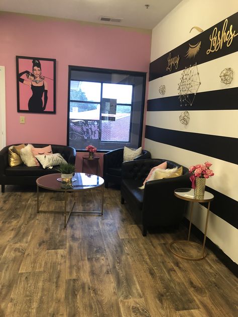 Pink white and black striped lash studio! Love the gold accents! Nails Design Pink, Makeup Studio Decor, Lash Studio, Salon Suites Decor, Esthetician Room, Nail Salon Decor, Hair Salon Decor, Salon Suites, Lash Room