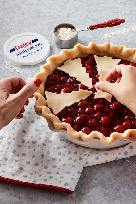 Cherry Crumb Pie, Cherry Cream Cheese Pie, Recipe With Sour Cream, Daisy Sour Cream, Yummy Pie Recipes, Daisy Brand, Cherry Pie Recipe, Christmas Baking Cookies, Canning Cherry Pie Filling