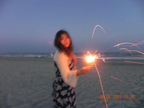 beach 
beach pics
pics
photography
instagram
aesthetic Beach Sparkler Pictures, Sparklers On The Beach, Beach Birthday Ideas For Teens, Winter Beach Birthday, Beach Sparklers, Birthday Beach Ideas, Sweet 16 Beach Party, Sparklers Aesthetics, Beach Birthday Party Aesthetic