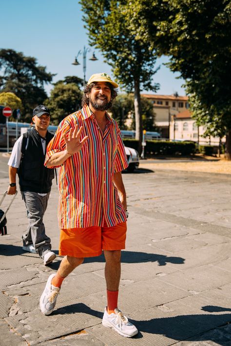 The Best Street Style Photos From Pitti Uomo’s Spring 2023 Menswear Shows | Vogue Colorful Outfits Men, Glastonbury Fashion, Vibrant Outfits, Island Outfit, Hawaii Outfits, Street Style Photos, The Best Street Style, Best Street Style, Cool Street Fashion