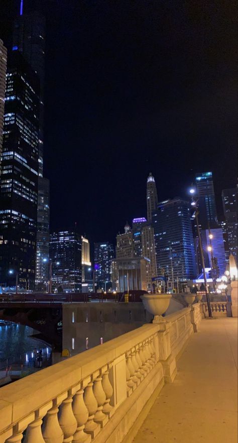 #chicago #city #usa #night #nightlife #chicagonight #lights #skyscrapers Usa Night View, Chicago City Wallpaper, Chicago Night Aesthetic, Chicago Aesthetic Night, Chicago Downtown Night, Chicago City Aesthetic, La At Night, City Lights Aesthetic, City Night Aesthetic