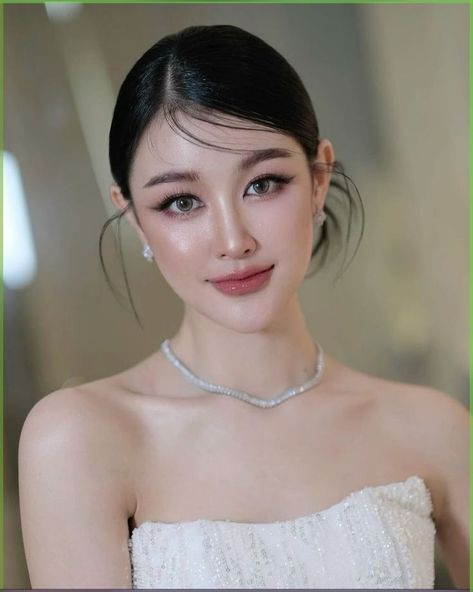 Thai Bridal Makeup, Thai Makeup Looks Wedding, Thai Makeup Looks, Bride Makeup Asian, Thai Makeup, Asian Wedding Makeup, Amazing Wedding Makeup, Glam Wedding Makeup, Korea Makeup