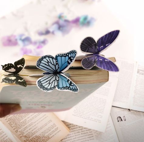 Cute DIY 3D butterflies bookmarks! Butterfly Bookmarks Diy, 3d Bookmarks, Bookmarks Diy, Diy Bookmarks, Saree Blouse Designs Latest, Cute Diy, Diy 3d, 3d Butterflies, Blouse Designs Latest