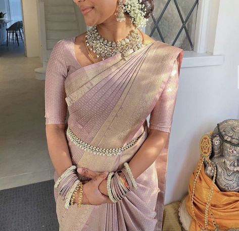 Lavender Saree Jewellery Ideas, Silk Saree For Dusky Skin Tone, Pastel Colour Saree Indian Weddings, Lavender Bridal Saree, Tamil Outfits, Tamil Wedding Saree, Tamil Christian Wedding, Lavender Sarees, Manavarai Saree