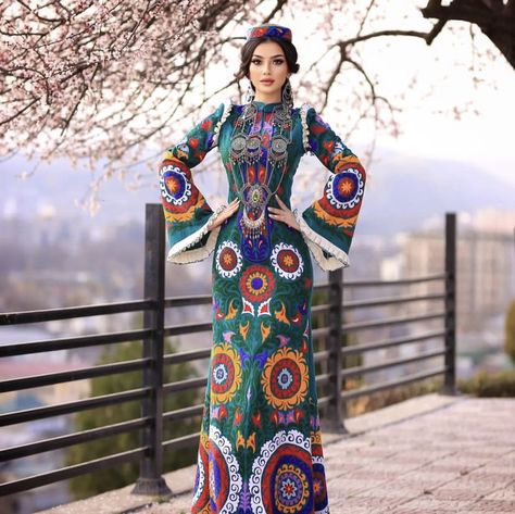 Best traditional dresses for women