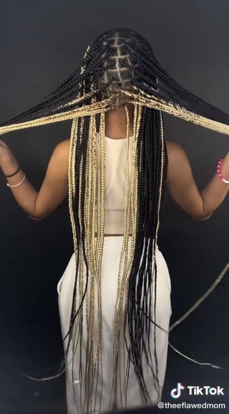 Knotless Braids Knee Length, Black And Blonde Knotless, Blonde And Black Knotless Braids, Black And Blonde Knotless Braids, Peak A Boo Hair, Black Knotless Braids, Black Knotless, Blonde Knotless Braids, Blonde Knotless