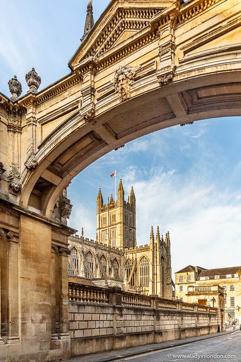 Bath Abbey Places To Visit In England, Romantic Winter Getaways, Bath Abbey, Cotswold Stone, Best Weekend Trips, Bath Uk, Day Trips From London, Georgian Architecture, Bath England