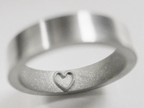 Heart indent ring. Unusual Rings Design, Unusual Rings, Modern Ring, Cute Rings, Put A Ring On It, Love Is In The Air, Ring Ring, Cool Ideas, My Dream Wedding