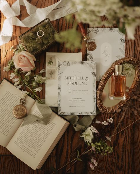 Wedding Day Personal Touches, Country Wedding Details, Vintage Flat Lay Wedding, Wedding Photo Flatlay, Wedding Layflat Ideas, Winter Wedding Detail Shots, Unique Detail Shots Wedding, Wedding Venue Details Photography, Fall Wedding Details Photography