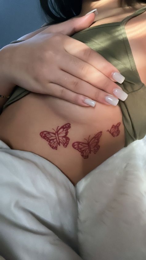 Red Ink Tattoo Ideas, Ink Tattoo Ideas, Red Ink Tattoo, Red Dragon Tattoo, Rib Tattoos For Women, Basic Tattoos, Cute Hand Tattoos, Pretty Hand Tattoos, Woman Tattoo