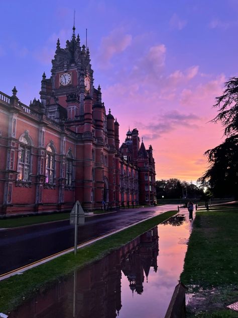 Royal Holloway University Aesthetic, Romanticising College, Royal Holloway University Of London, Royal Holloway University, Uni Motivation, Pretty Sights, Red Building, Dream University, University Of London