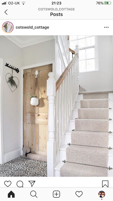 House Interior Stairs, Cottage Staircase, Cottage Hallway, Cottage Stairs, Cottage House Interior, Entrance Hall Decor, Light Autumn, Cotswold Cottage, Sash Window