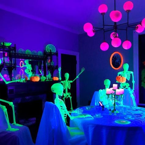 Luminescence Party Of Skeletons #luminesesce #modernpartydecor ★ Explore fun and scary Halloween party ideas for kids, for teens, and for adults. Pick awesome themed cheap and DIY decorations. #glaminati #lifestyle #halloweenpartyideas Scary Halloween Party Ideas, Halloween House Party Decorations, Halloween Party Ideas For Kids, Adult Halloween Party Decorations, Outdoor Halloween Decor, Scary Halloween Decorations Diy, Halloween Party Decor Diy, Teen Party Games, Party Ideas For Kids