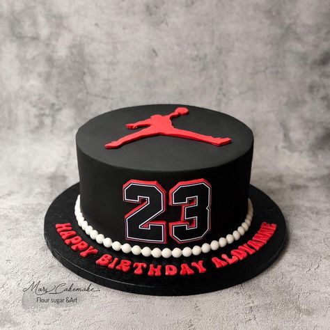 Jordan Cake Ideas, Jordan Birthday Cake, Michael Jordan Cake, 23rd Birthday Decorations, Birthday Cake For Brother, Nike Cake, Birthday Cake Boy, Cakes For Teenagers, 23 Birthday Cake