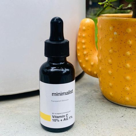 Minimalist Vitamin C Serum, Jasmine Makeup, Vitamin C Face Serum, Minimalist Apartment Style, Minimalist Architecture, Vitamin C Serum, Anti Aging Serum, Ascorbic Acid, Youthful Skin