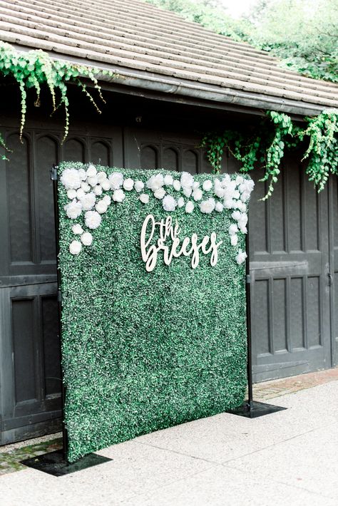 Photo Booth Wall, Boxwood Backdrop, Greenery Background, Outdoor Backdrops, Garden Backdrops, Light Backdrop, Flower Wall Backdrop, Historic Mansion, Green Backdrops