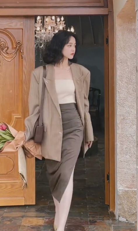 Business Outfit Korean, Korean Classy Outfits For Women, Korean Buissnes Women Outfit, Korean Professional Outfits, Lecturer Outfit Women, Dresses For Work Offices, Spoon Outfits, Korean Office Outfits Women, Korean Office Wear