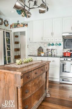 20 Insanely Gorgeous Upcycled Kitchen Island Ideas Farmhouse Kitchen Diy, Eclectic Kitchen, Vintage Farmhouse Kitchen, Diy Kitchen Island, Island Decor, Kitchen Farmhouse, Modern Farmhouse Kitchens, Kitchen Redo, Unique Kitchen