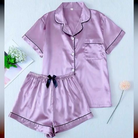 Brand New Lavender (Light Purple) Satin Pajamas, Button Down With Pocket And Shorts. Still In Packaging Size Small Has Elastic Waist. Purple Pjs, Pijama Satin, Purple Pajamas, Satin Pjs, Silk Pjs, Summer Pajama Set, Lapel Top, Pyjama Satin, Cute Pajama Sets